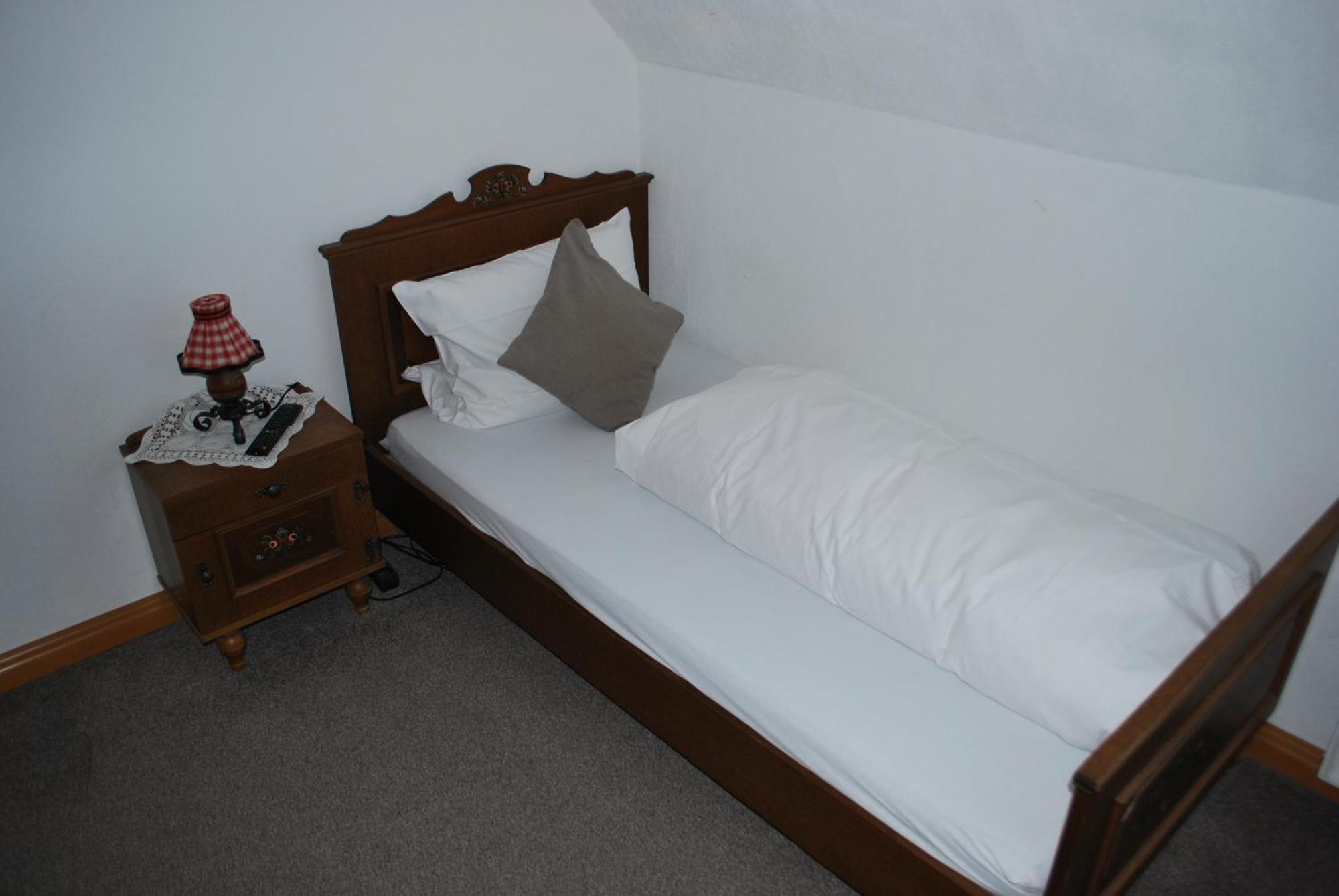 Landgasthof Hirschen Untermettingen ユーリンゲン・ビルケンドルフ 部屋 写真