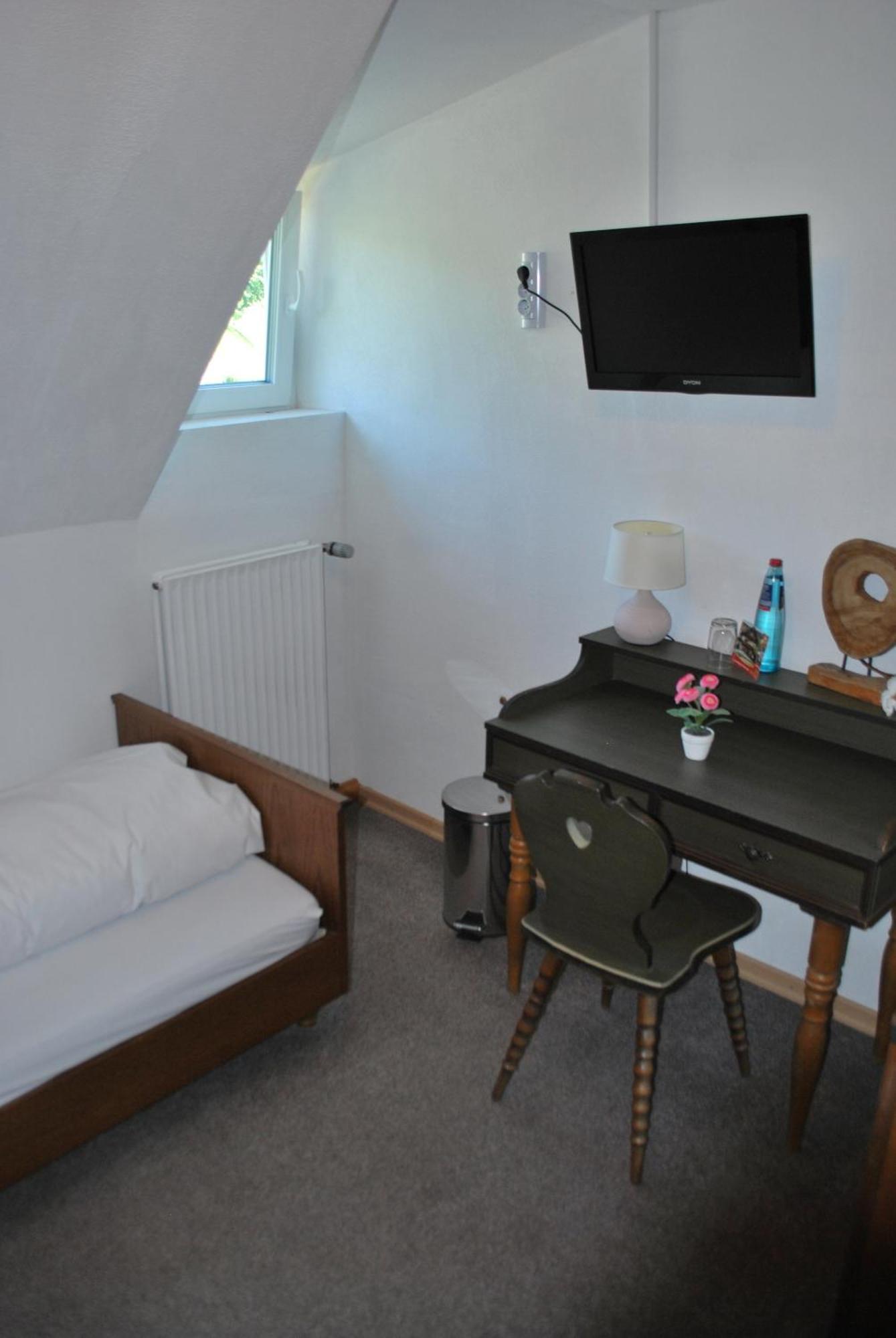 Landgasthof Hirschen Untermettingen ユーリンゲン・ビルケンドルフ 部屋 写真