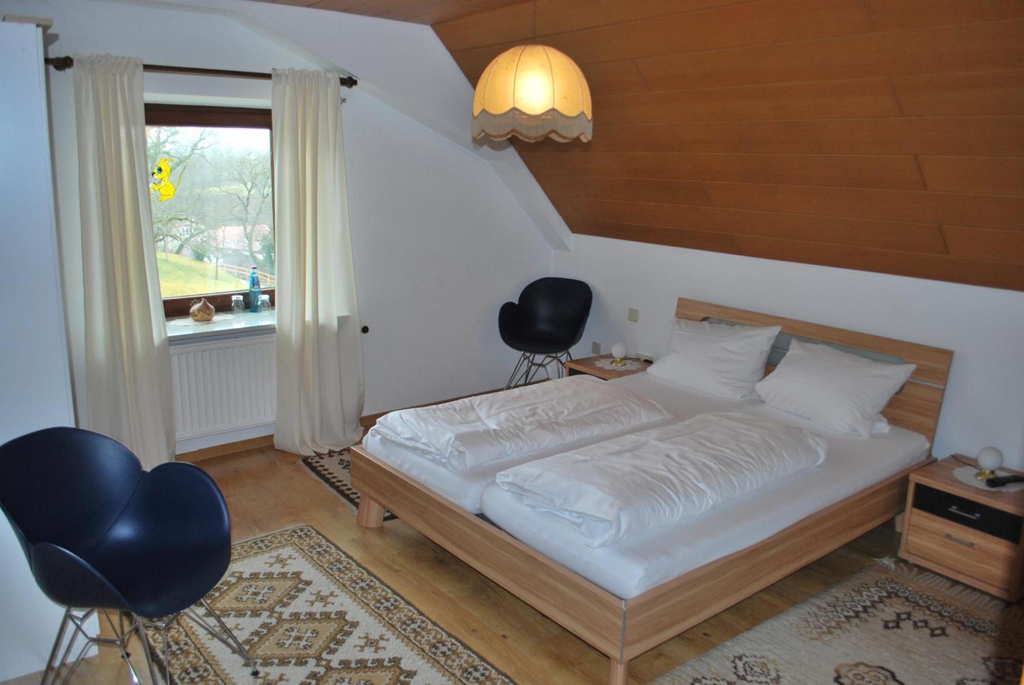 Landgasthof Hirschen Untermettingen ユーリンゲン・ビルケンドルフ 部屋 写真